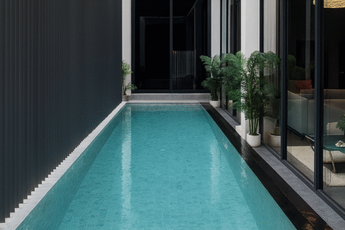 Piscine moderne et élégante intérieure