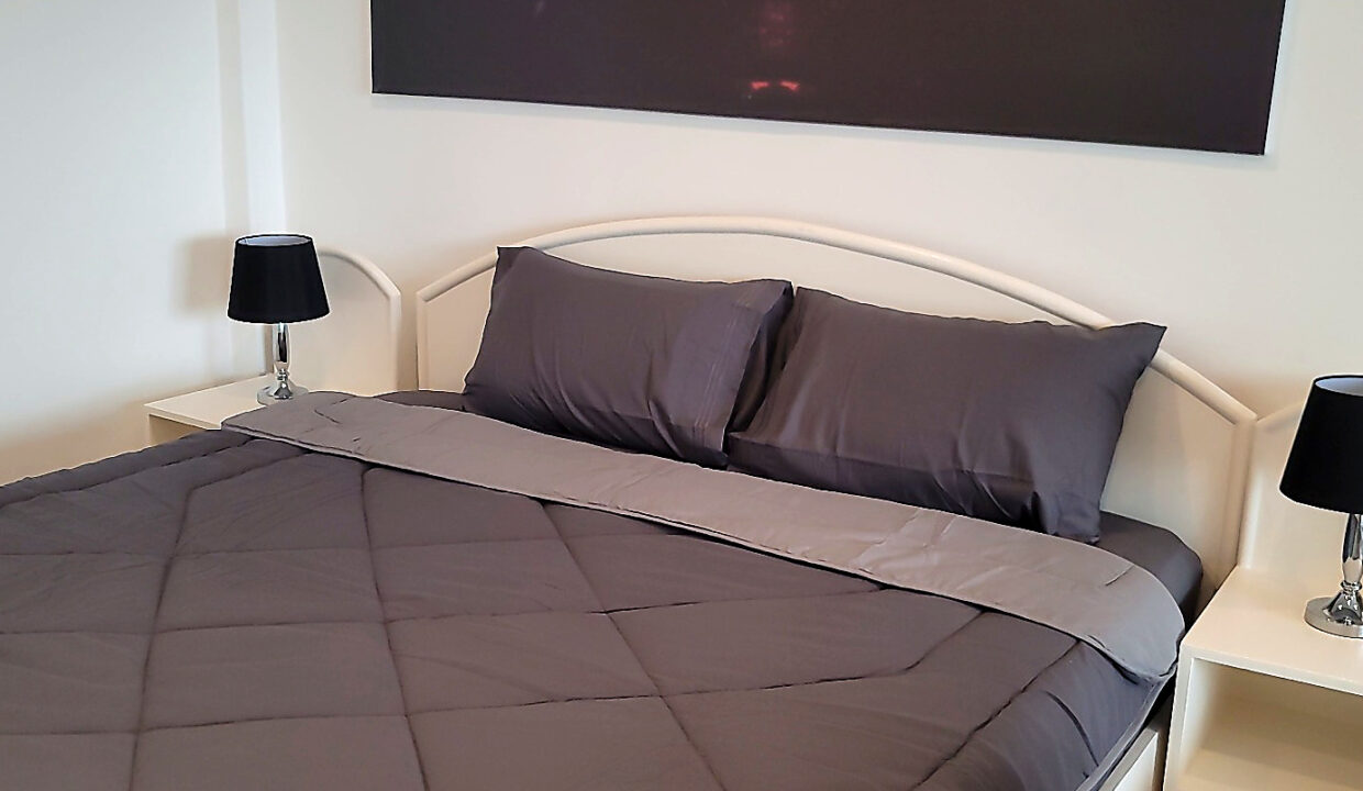 sombat_condo_bedroom_closeup_optimized